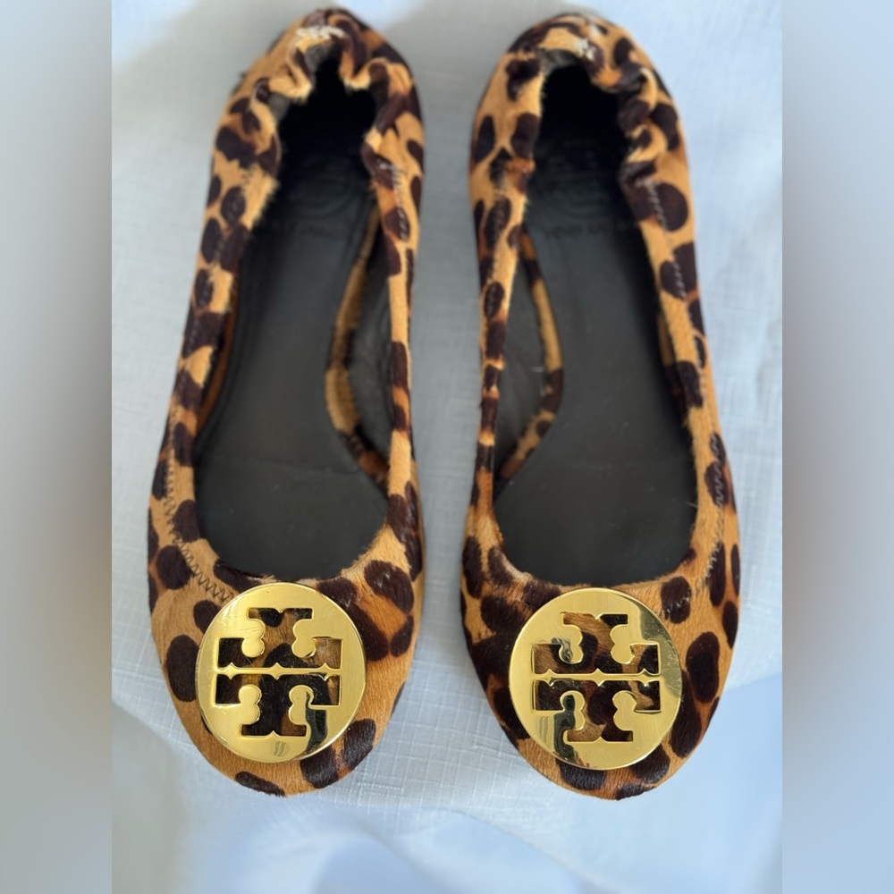 Tory Burch Reva Leopard Calf Hair Ballet Flats Gold Logo Size 6